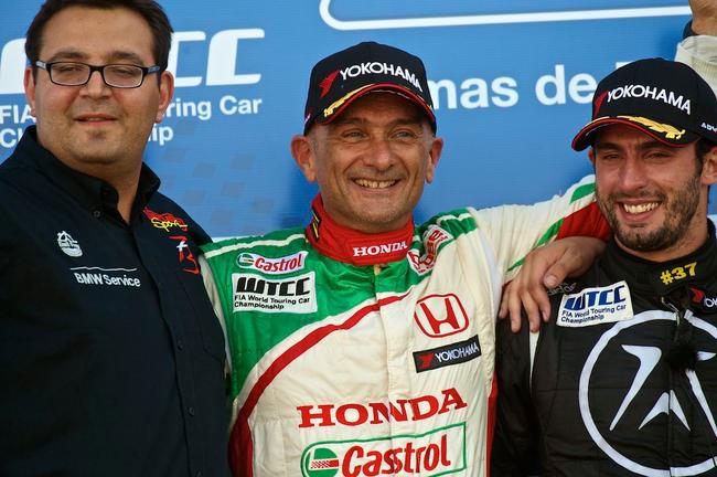 20391_Podium_And_More_Points_For_Honda_Civics_In_Argentina.jpg