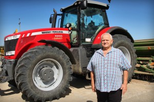 Tadeusz Łukaszewicz dysponuje najnowocześniejszym sprzętem rolniczym. Wkrótce jego gospodarstwo zasili nowy ciągnik – nagroda główna w konkursie